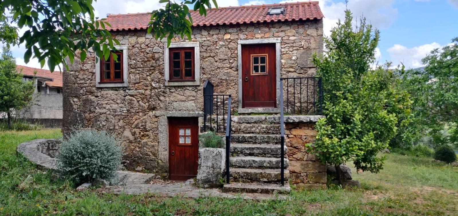 Casa Do Loureiro Ferrarias (Algoz)